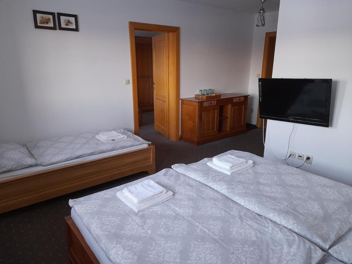 Koliba Holica Hotell Huty Exteriör bild